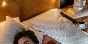 Beitragsbild des Blogbeitrags Türchen 22 – Schlafprobleme, Schlafmangel und Tricks, um diese zu bekämpfen