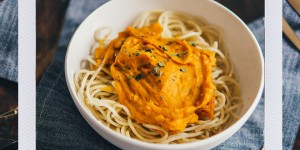 Beitragsbild des Blogbeitrags Cremige Kürbis-Pasta | Kürbis Mac’n’Cheese 