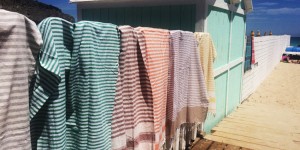 Beitragsbild des Blogbeitrags Der Mondello Beach in Palermo: Mondäner Charme & türkisfarbenes Meer