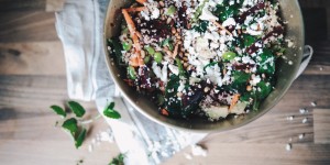 Beitragsbild des Blogbeitrags bali inspired quinoa bowl