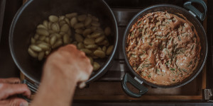 Beitragsbild des Blogbeitrags Bunte Gnocchi Pfanne – Vanlife Kitchen