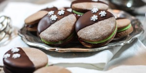 Beitragsbild des Blogbeitrags Caros Gewürztaler mit Marzipan und Schokolade 