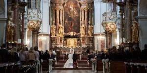 Beitragsbild des Blogbeitrags Heiraten zwischen Stadt, Land, Fluss und Bergen