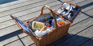 Beitragsbild des Blogbeitrags Mit dem Picknickkorb und dem E-Bike im Seenland unterwegs