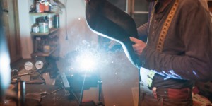 Beitragsbild des Blogbeitrags „Romanswerk“ Spielzeug und Möbel aus Holz und Metall 