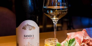 Beitragsbild des Blogbeitrags Wolferl & Wein: Hochgenuss am See