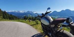 Beitragsbild des Blogbeitrags Postalm – die perfekte Motorrad-Tagestour 