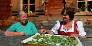 Beitragsbild des Blogbeitrags Weise Kräuterfrau aus dem Riedingtal
