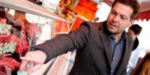 Beitragsbild des Blogbeitrags Einkaufen auf der Schranne mit Andreas Gfrerer 