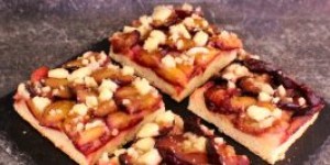 Beitragsbild des Blogbeitrags Zwetschkenfleck mit Streuseln