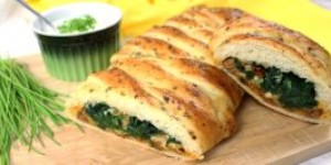 Beitragsbild des Blogbeitrags Stromboli mit Bärlauch – Saisonal kochen 