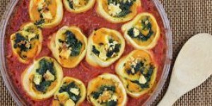 Beitragsbild des Blogbeitrags Kürbis Spinat Rotolos mit Tomatensauce 