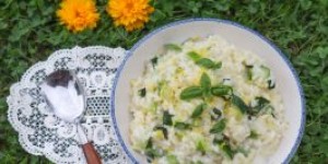 Beitragsbild des Blogbeitrags Zucchini Risotto mit Zitrone und Basilikum 