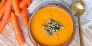 Beitragsbild des Blogbeitrags Karotten Süßkartoffel Suppe 