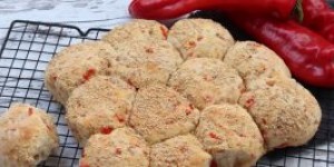 Beitragsbild des Blogbeitrags Pizzabrötchen Snack mit Mozzarella gefüllt