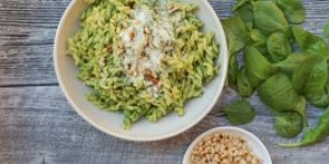 Beitragsbild des Blogbeitrags Pasta mit Spinatpesto