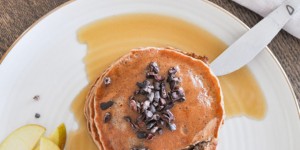 Beitragsbild des Blogbeitrags Pancakes sind die ultimative Frühstücksgeheimwaffe… vegane Banana Pancakes mit Dinkelvollkornmehl 