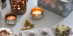 Beitragsbild des Blogbeitrags Eine Rumkugel (oder zwei, oder drei) a day, keeps the Sorgen away… oder auch schnellstes „Weihnachtgebäck“ ever mit Sorgenfrei-Garantie