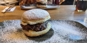 Beitragsbild des Blogbeitrags Wie schmeckt der Krapfenburger? 