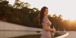 Beitragsbild des Blogbeitrags WHAT TO WEAR AS A GUEST TO A LATE SUMMER WEDDING