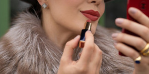 Beitragsbild des Blogbeitrags BEAUTY EDIT: FIND YOUR PERFECT WINTER 2022 LIP SHADE 