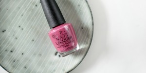 Beitragsbild des Blogbeitrags Montagsmaniküre: OPI Just Lanai-ing Around (Hawaii Frühlingskollektion) 