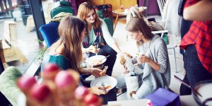 Beitragsbild des Blogbeitrags Event: eos Lipbalms über den Dächern Wiens