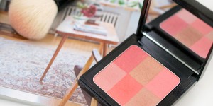 Beitragsbild des Blogbeitrags Blushliebe: Bobbi Brown Brightening Brick Coral 