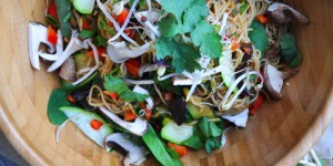 Beitragsbild des Blogbeitrags Vegan Japanese Noodle Salad