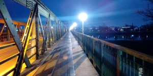 Beitragsbild des Blogbeitrags Eisenbahnbrücke Linz – Warum ich dieser Brücke mein Liebe erkläre… 