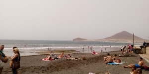 Beitragsbild des Blogbeitrags Raus aus dem Alltag || Rein nach Teneriffa – Das Geheimnis Linz – Teneriffa…