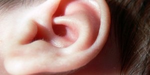 Beitragsbild des Blogbeitrags Mittelohrentzündung mit natürlichen Mitteln behandeln