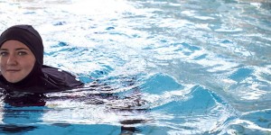 Beitragsbild des Blogbeitrags Wie es war, mit Burkini ins Hallenbad zu gehen