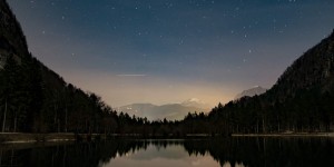 Beitragsbild des Blogbeitrags [WERBUNG] Fräulein Flora Fotoschule: Sterne fotografieren 