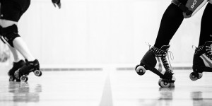Beitragsbild des Blogbeitrags Roller Derby in Salzburg: Punk auf Rollschuhen 