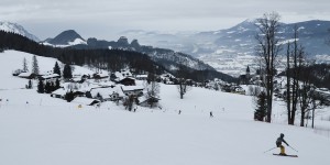 Beitragsbild des Blogbeitrags [Werbung] Fräulein Flora Skitag am Halleiner Dürrnberg 
