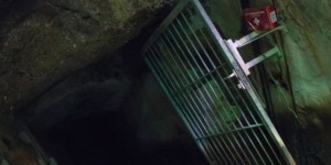 Beitragsbild des Blogbeitrags Im leeren Almkanal spazieren gehen