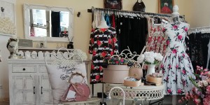 Beitragsbild des Blogbeitrags Fein Gewandet: Second Hand-Mode aus Salzburg