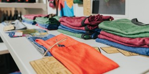 Beitragsbild des Blogbeitrags Shoppingtipp: „Salzburg schenkt anders“ am Waagplatz