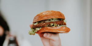 Beitragsbild des Blogbeitrags Burgeratelier: Salzburg hat einen neuen Burgerlieferdienst