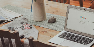 Beitragsbild des Blogbeitrags Homeoffice im Hotel: Hier könnt ihr in Salzburg ungestört arbeiten