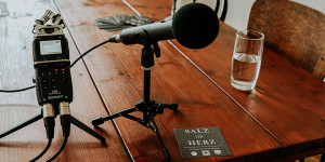 Beitragsbild des Blogbeitrags Bumschakalak: Neuer Podcast für Singles aus Salzburg