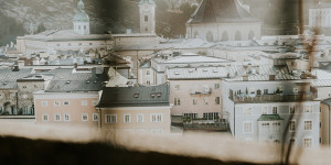 Beitragsbild des Blogbeitrags Warum sind eigentlich alle Häuser in der Altstadt so pastellig?