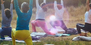 Beitragsbild des Blogbeitrags Flows im Freien: Outdoor-Yoga in Salzburg