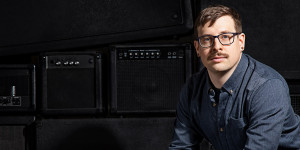 Beitragsbild des Blogbeitrags Pop ist tot: Thomas Mulitzers neuer Roman ist eine Liebeserklärung an den Punk