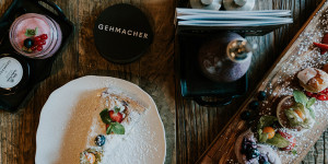 Beitragsbild des Blogbeitrags [Werbung] Geheimtipp: Das Gehmacher Café in der Judengasse 