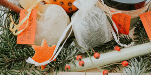 Beitragsbild des Blogbeitrags Street Kitchen: Selbstgemachte Geschenke aus dem Winterwald