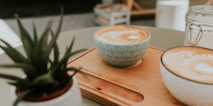 Beitragsbild des Blogbeitrags Neu in Salzburg: KAVA coffee roasters in der Griesgasse