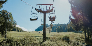 Beitragsbild des Blogbeitrags [Werbung] Benzinfreitag: Sommerrodeln am Dürrnberg 