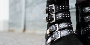 Beitragsbild des Blogbeitrags Elegant Rock Style with Biker Boots 
